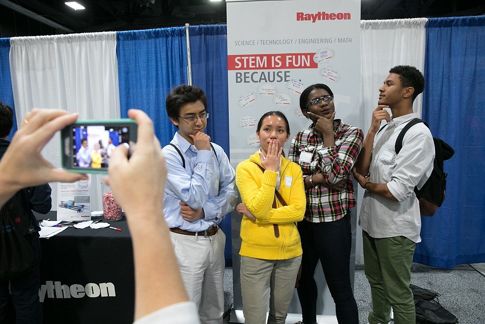 RTX_News's tweet photo. 500+ students at #Crows2016 tell us why STEM is fun: it's challenging and you can do things never done before. https://t.co/T18h5SvRn4 https://t.co/dQ1AonZBbi