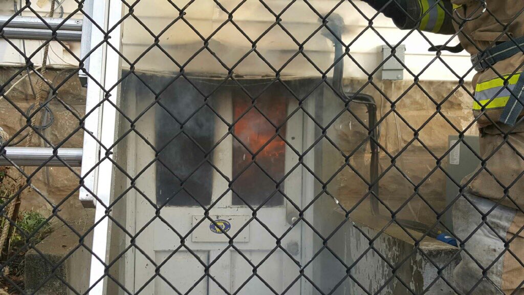 ArlingtonVaFD's tweet image. #FollowUp: More photos of today's basement fire on 1st Road S. Great job by all crews! #ActionShots #ACFD #CheckYourSmokeAlarms