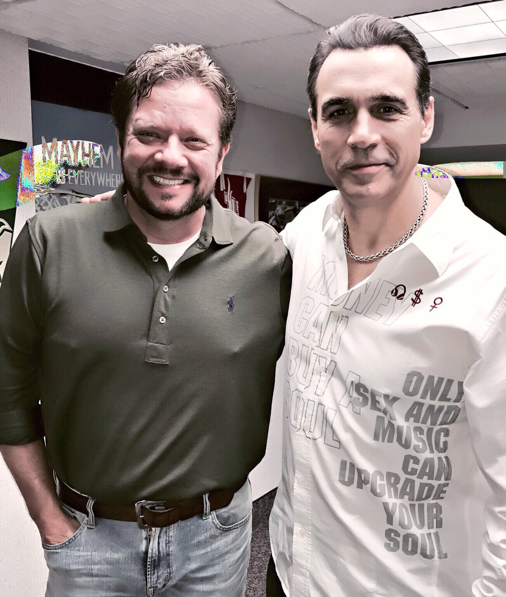 DJTheeTrucker97's tweet photo. Very Cool guy!@AdrianPaul1 from the TV show Highlander:The Series!#97countrybreakfastclub #Therecanbeonlyone #peacefundradio #Kidspack https://t.co/ekqvQskhjA