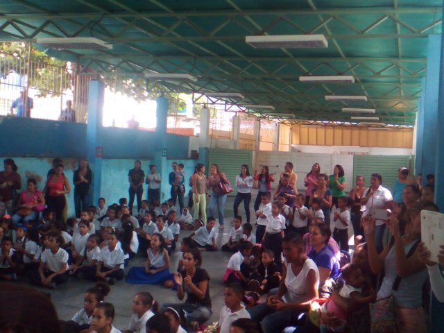 CEINGuatireZ's tweet photo. Acto Cultural #CongresoPedagogicoCircuital #Circuito9 #Zamora @ZEMPLAZAMORA16 @Dsupervisionzep https://t.co/3lstrYP77Z
