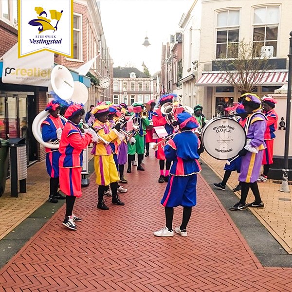 Morgen zal het centrum tussen 11:00 - 16:00 uur opgevrolijkt worden met vrolijke pepernoten van de Pietenband!