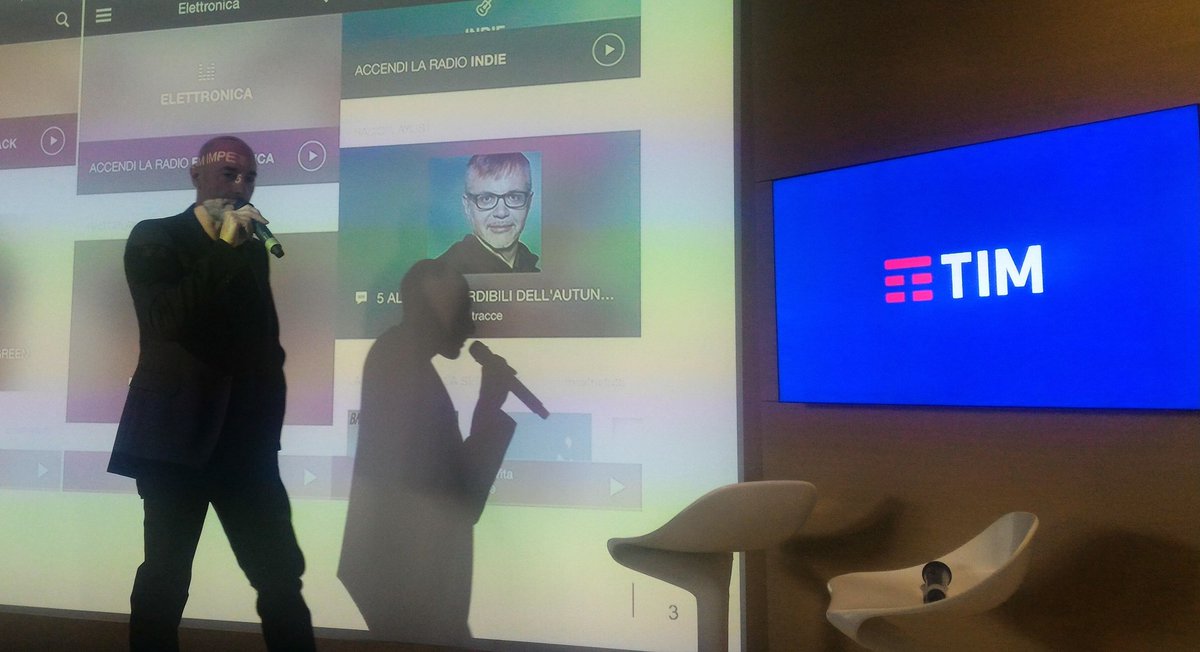 Indro87's tweet image. Alessio Bertallot @bertallot ci parla di Ezio Bosso! #TIM4inclusion