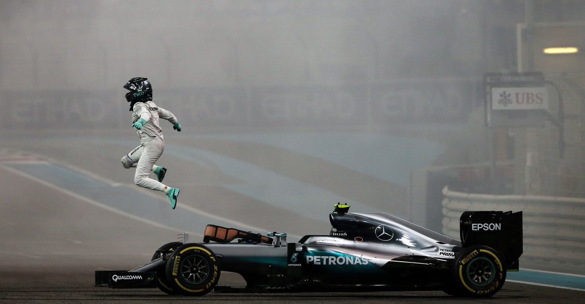 TNT4625's tweet photo. Es ist ein Ros'(berg) entsprungen
aus einer Wurzel zart
@nico_rosberg 
@MercedesAMGF1 
@F1 
#NicoRosberg
#NR6
#TimeToSayGoodbye
#Rücktritt https://t.co/mgzcP6uhHs
