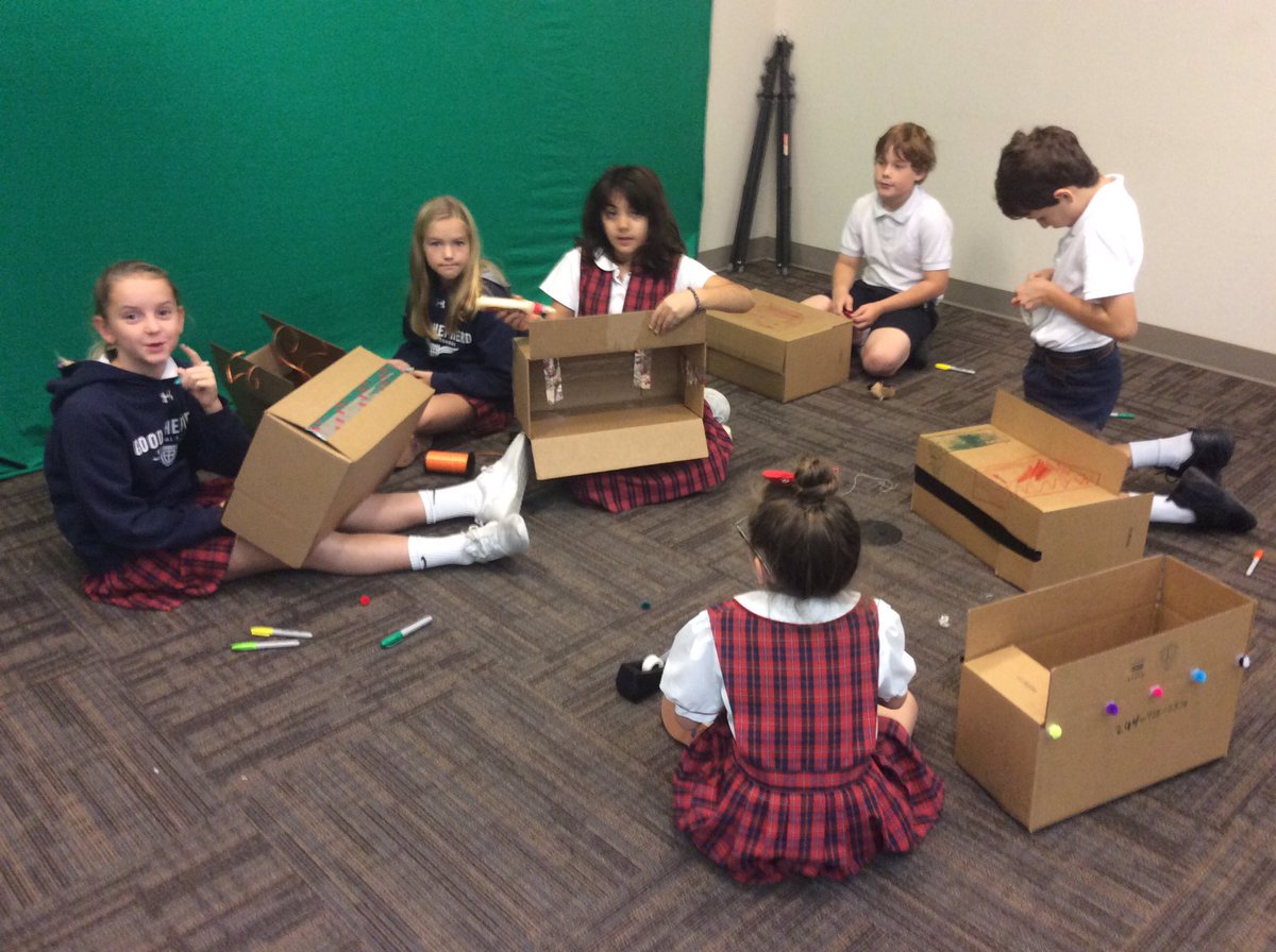 cjohnson_gses's tweet photo. Preparing our trunks for our journey! #immigrationstudy @GSESSPARQ @laura_lcole https://t.co/mnOfoRIIuq