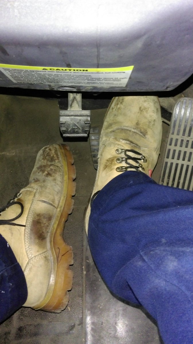 DeadSknMask's tweet photo. @BMS_Billy @BMS_Derek @BMS_Nard @BMS_Daniel @BMS_Felix #WorkbootChallenge https://t.co/lCopMgRNCM