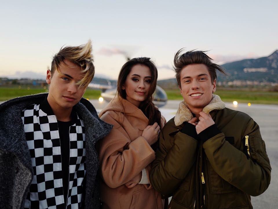 TantrumJas's tweet photo. On set with @BenjieFede earlier this week for the Forme Geometriche shoot...it was a little windy😂😂 Listen here👉 https://t.co/bTd4difOQE https://t.co/DGnQzmyfB8