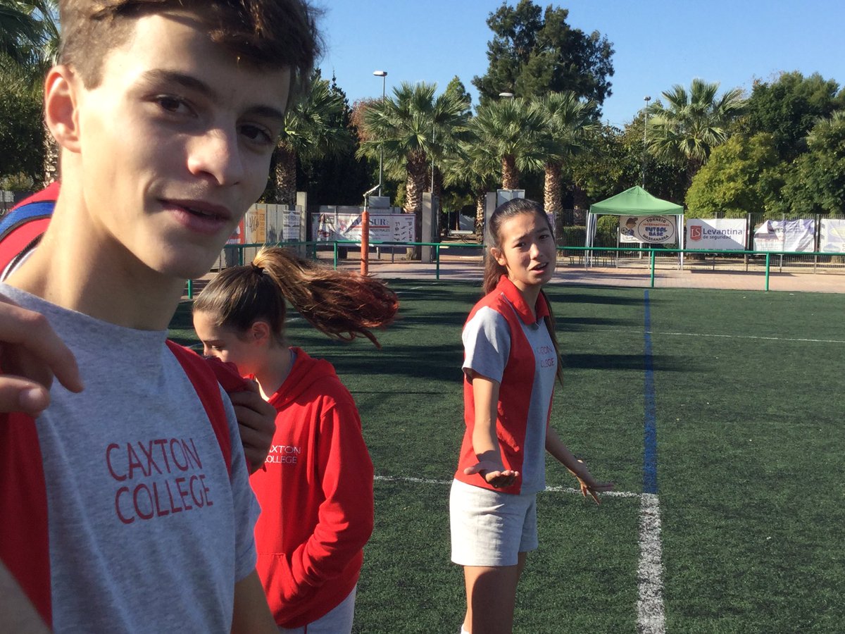CaxtonPEdept's tweet photo. #TeamPE #Football⚽️👍 https://t.co/BQaRf7lULj