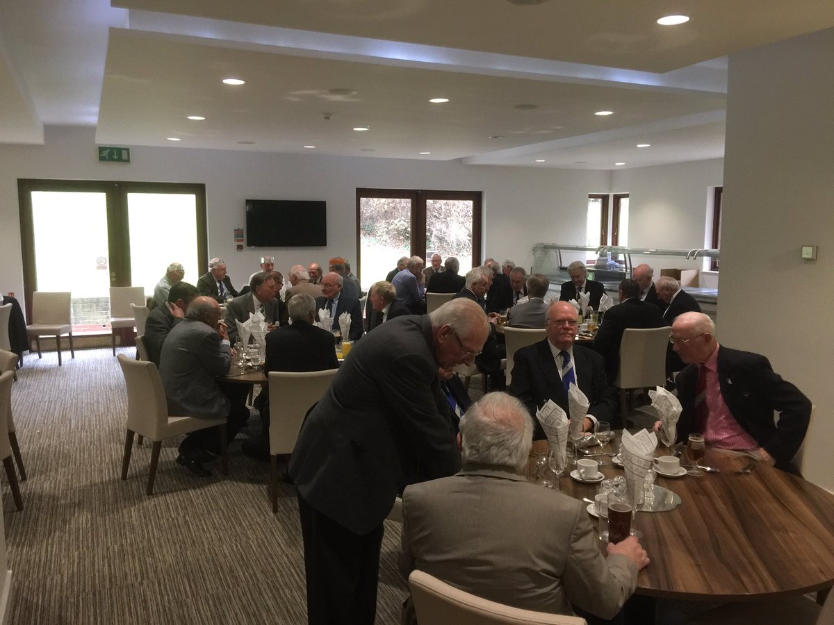 bmiddgolfpro's tweet photo. Seniors Yuletide @ChigwellGC is the beginning of Christmas #firstturkeydinner https://t.co/Uw0T6Oy4lJ