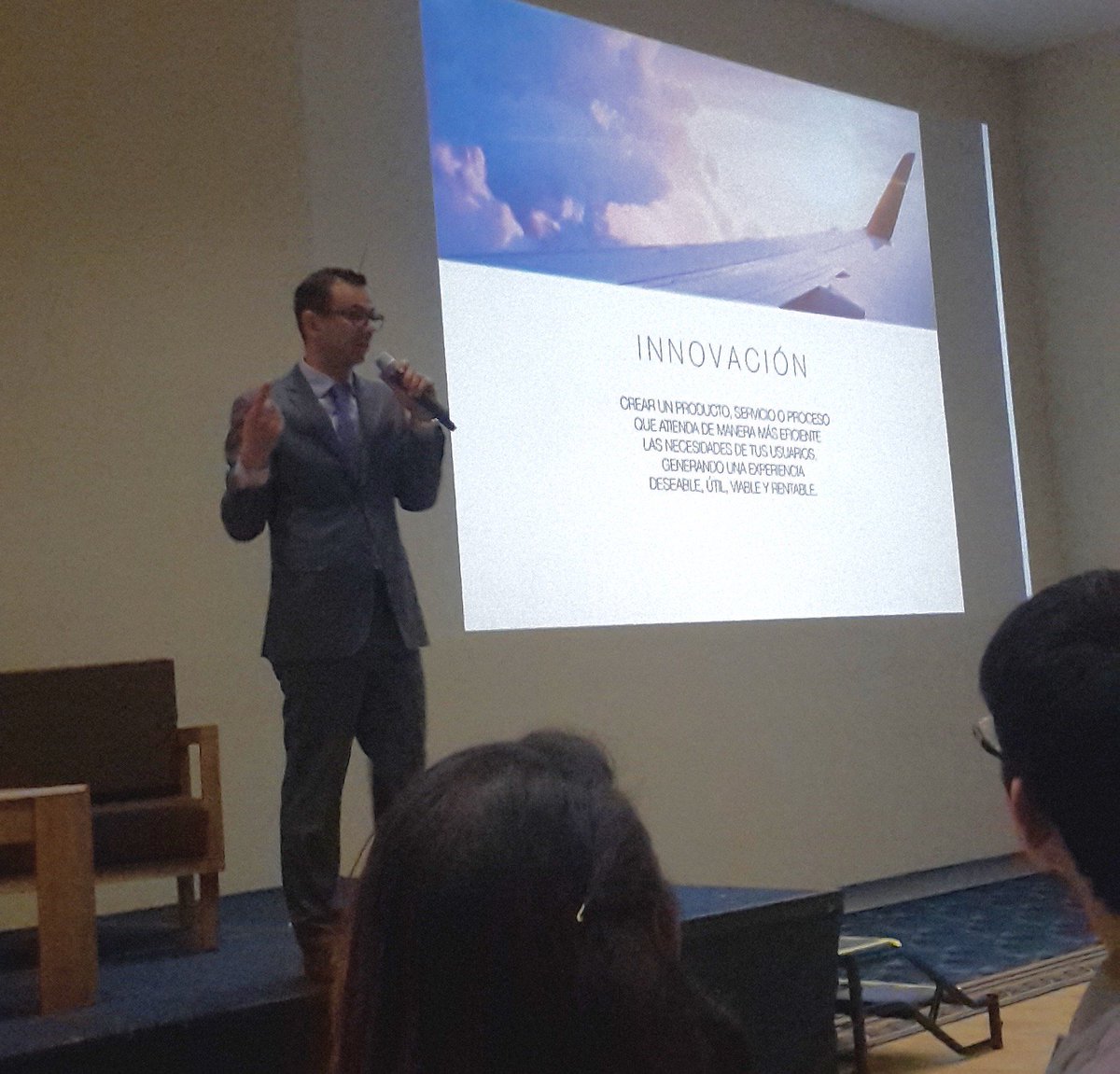 BlancaTripp's tweet photo. #DesignThinking 10.0 -Expertos actualizan las fases de éste metodo de #innovación.  ¡¡Gran charla de @_antoniolvera en #UBXsummit!! @injoio https://t.co/yHXw1DfGN0