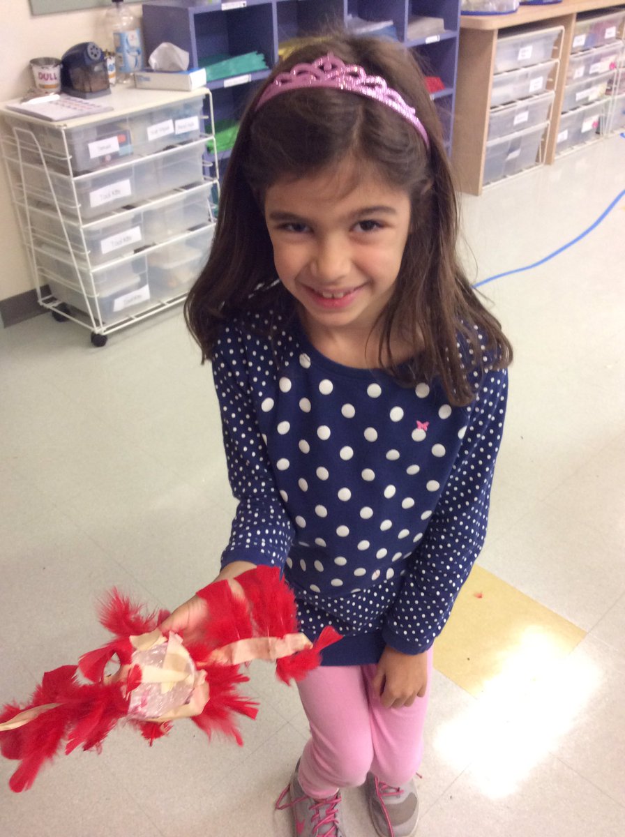 VlahakisClass's tweet photo. Look at our seed dispersers! Seeds can travel by air, wind, water and shakers. #cherokeescience https://t.co/uTNOVoHiBR