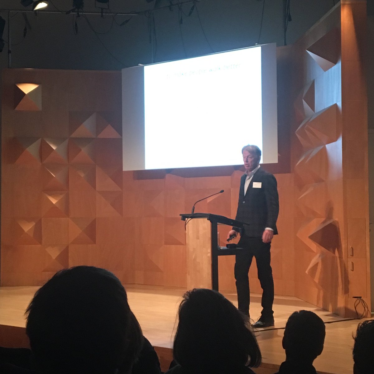 RRDNL's tweet photo. Jaap Harlaar houdt de keynote lezing op het #SMALLL2016 Jaarcongres. Mooie afsluiting van een succesvol congres! @Roessingh_ @smalll_eu https://t.co/SaoHQj4TxI