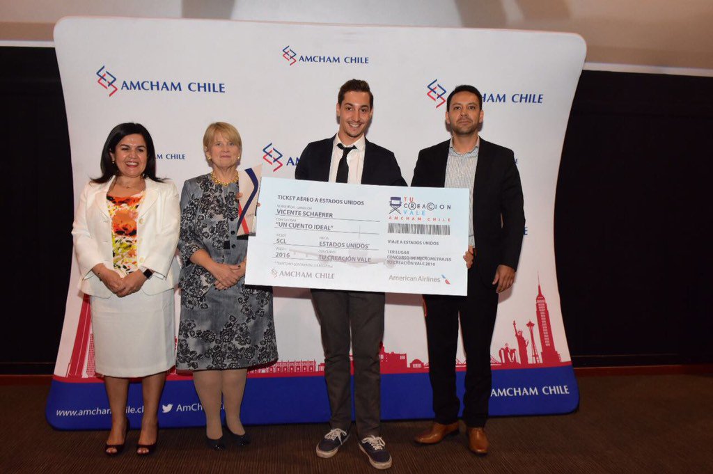 AmChamChile's tweet photo. El ganador de @TuCreacionVale 2016 es Vicente Schaerer con Un Cuento Ideal Felicitaciones premio por partida doble!! https://t.co/9xi7xzNFHY