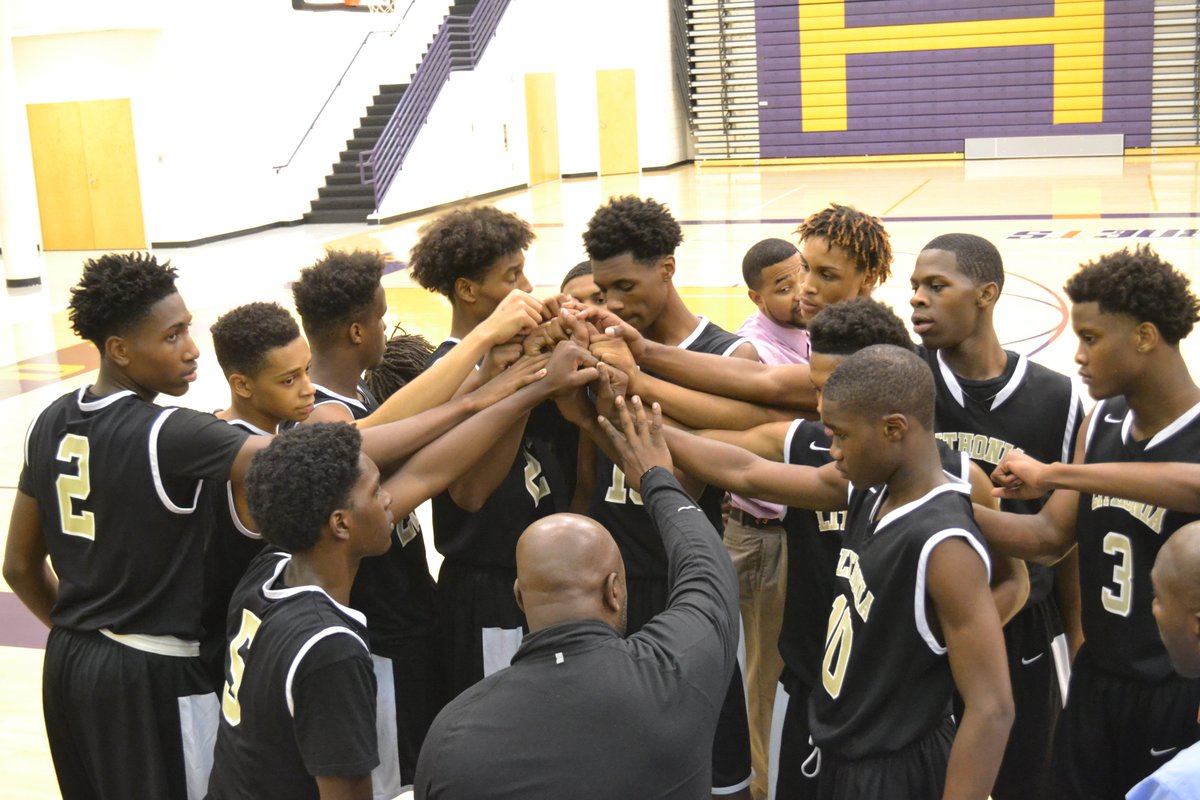 533LadyHoops's tweet photo. GAME DAY!!!
Region action tonight vs Chamblee @LHSBulldogs1 
7 p.m. Tip 
Come out to support!!!
#TrustTheProcess #BulldogPride https://t.co/wsOdD2EBTy