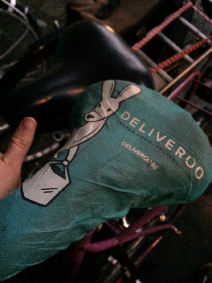 VanhauteSilke's tweet photo. #trendtourgent16 #groep21 #LustonTrends #QuickTransport #Silkehaarduim #innovation #Deliveroo https://t.co/lssVWQzLZM
