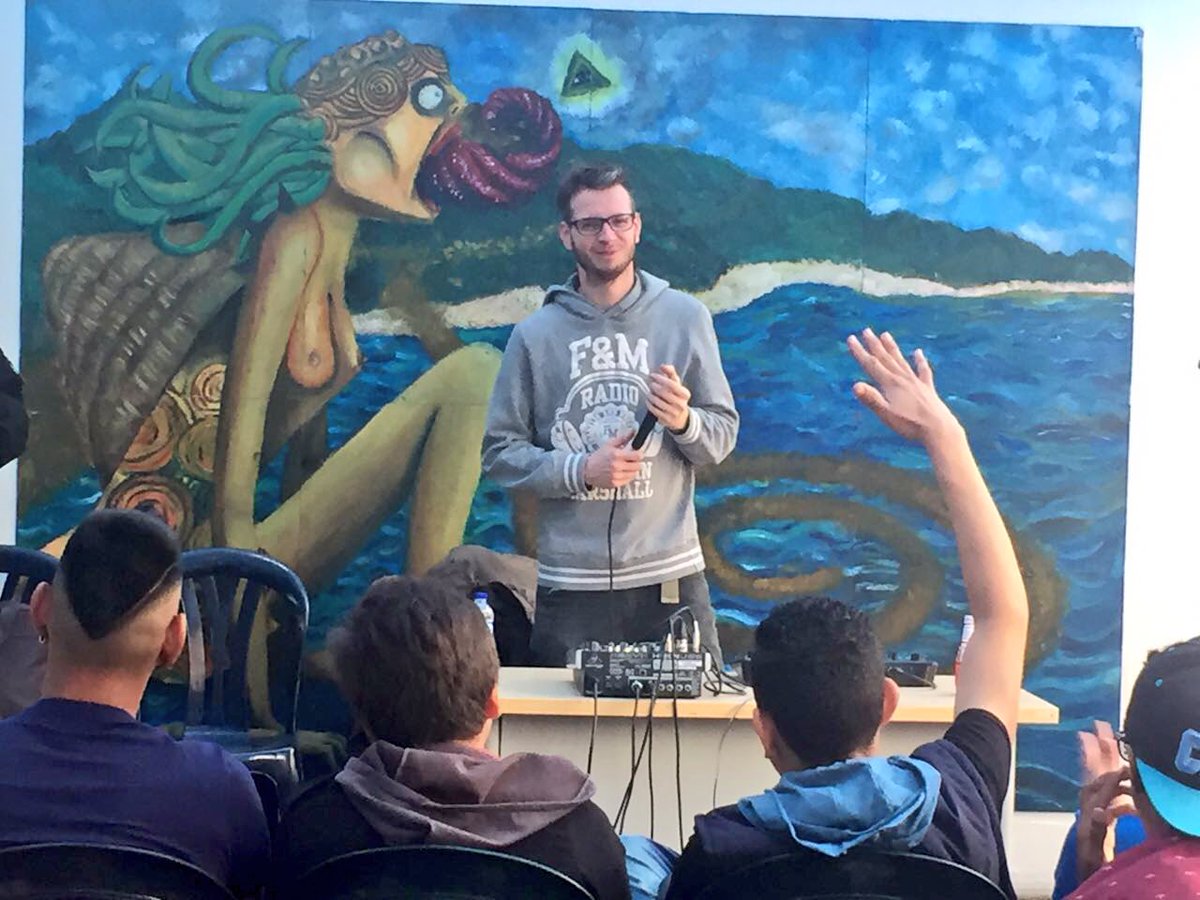 CulturalAntonia's tweet photo. Seguimos comprometidos con la formación de niños y jóvenes. Hoy con uno de los mejores beatboxers del mundo en @clanidartes #Modulacion2016 https://t.co/jgoFnfkyD4