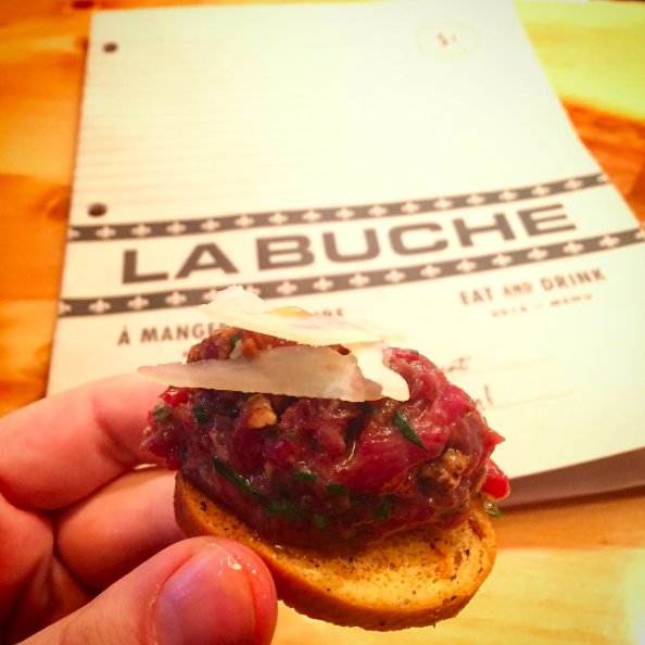 Notre chef a du panache : tartare de cerf et caribou ! 🇨🇦 
@jandoff #Tartare #Caribou #LaBucheQc #CuisineQuebecoise #VieuxQuebec
