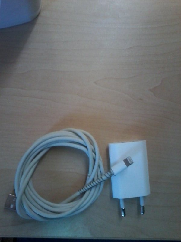 MokubungTTS's tweet photo. Selling my 2 metre iPhone charger for R300. 
Still in great condition. https://t.co/MmFtqsVgnd