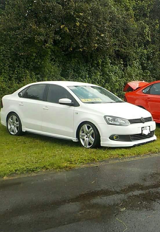 UR_Crew's tweet photo. #URCREW!! ATENCIÓN!!  Pedimos su ayuda para localizar VW Vento blanco 2014 placa MTK2425 fue robado hoy en Lomas Verdes. Gracias!! https://t.co/PRXFHmoYhR