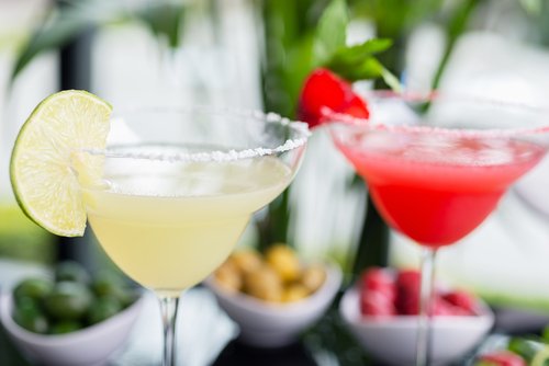 It's the 1st Friday in Decemberr! Let the Fa-la-la-lidays begin! #happydecember #happyhour #margarita