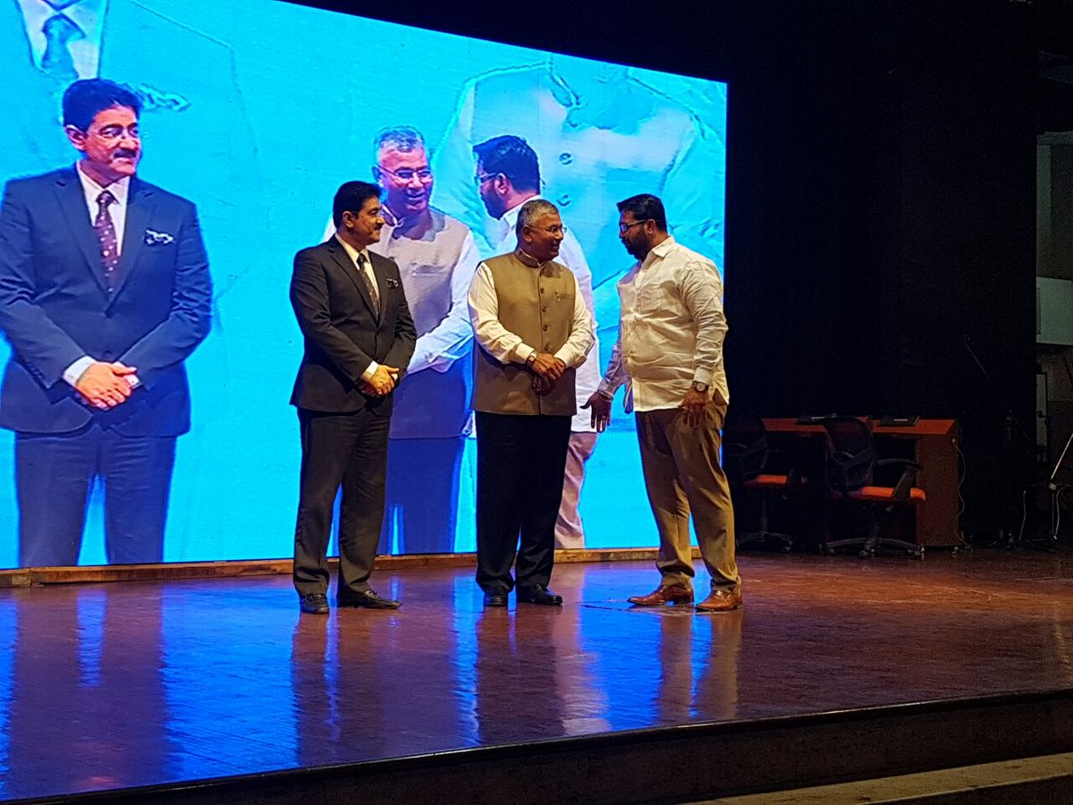 MLAMaheshLandge's tweet image. Got awarded from Newspaper Association of India for being a best MLA by @ppchaudharyMoS.! It is possible only because of humble people.!