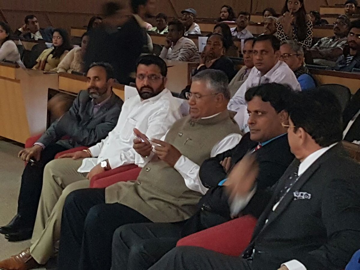 MLAMaheshLandge's tweet image. Got awarded from Newspaper Association of India for being a best MLA by @ppchaudharyMoS.! It is possible only because of humble people.!