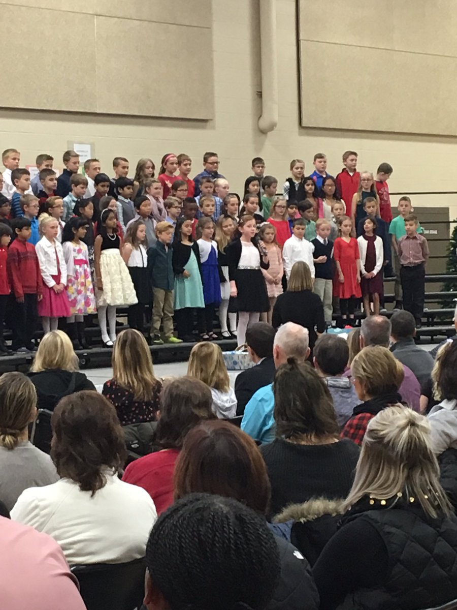 MissMeuser16's tweet photo. They were AMAZING! Kudos to @PVHopewellMusic #onemoreperformance #nailedit https://t.co/8kfyVY8msX