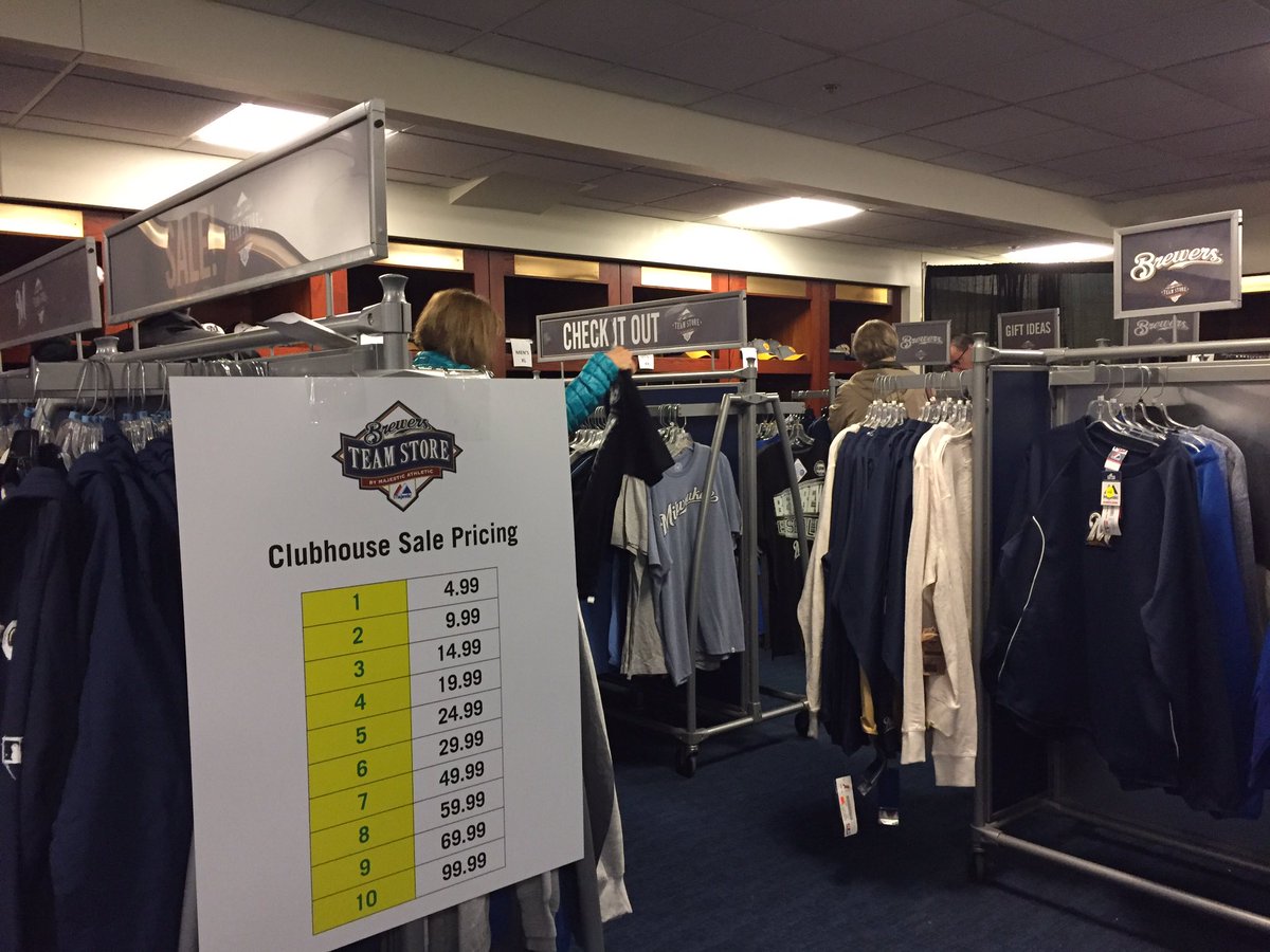 The #Brewers Clubhouse Sale is open for business! brewers.mlblogs.com/caits-2016-clu… https://t.co/yvE9w6v0Qh