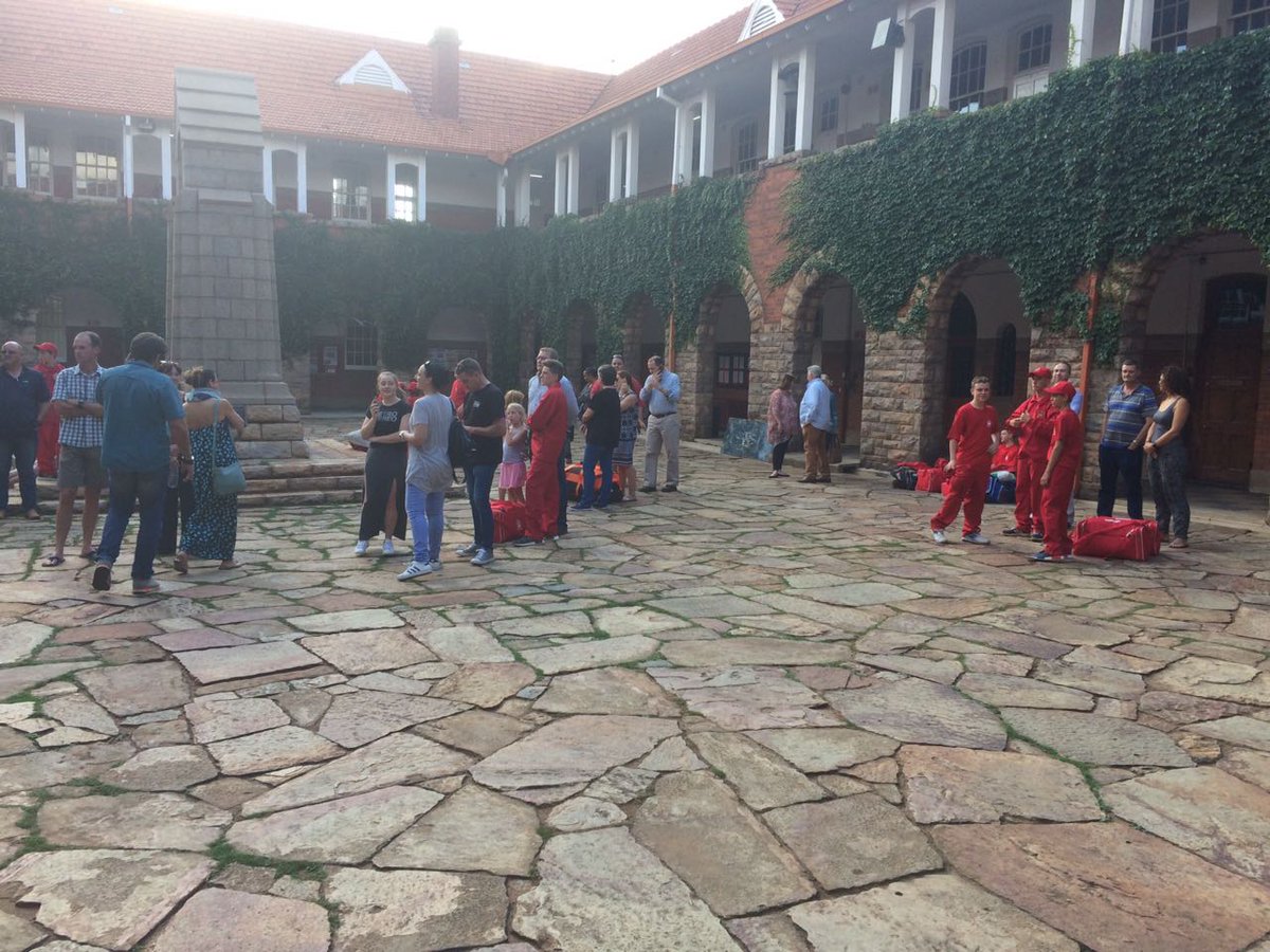 KingEdVIISchool's tweet photo. #RedOrientation @KingEdVIISchool ready to welcome #2017 Grade 8's & parents #redjourney starts #Strenue https://t.co/CjgCbPropg