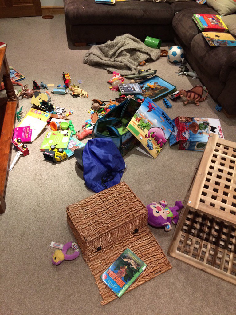 DarrenBernstein's tweet photo. Daddy day care #housetrashed https://t.co/uuz6JbQjrH