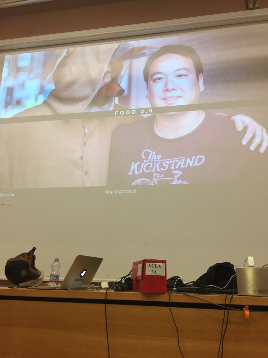 elna75it's tweet photo. #deliveroo guy he loves to eat five ✨ why not ? #designlearninglab https://t.co/K0O1M7teqP