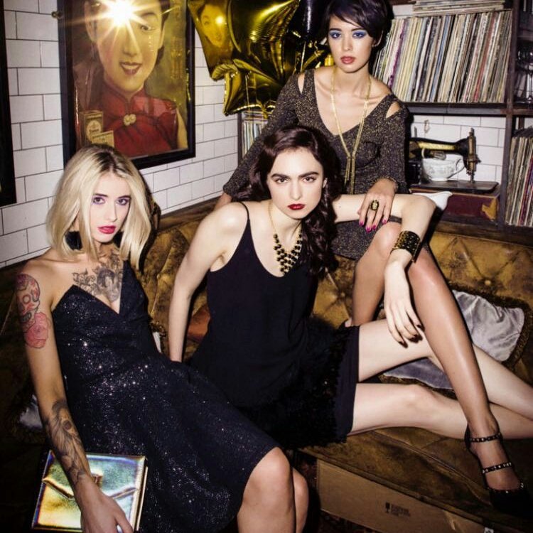 Ummm can't help but feel @SoSueMe_ie @SOSU_BySJ looks very very familiar <a href="/JustineKingxx/">Justine King</a> ?? Interesting...#SoSueMe