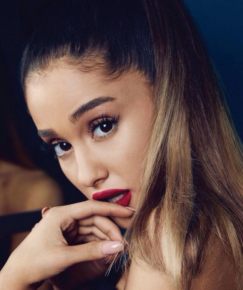 beautifulcelebz's tweet image. RT for Selena Gomez
LIKE for Ariana Grande