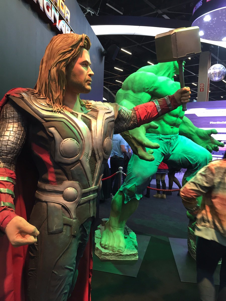 MarvelBR's tweet photo. O Thor também não ficou de fora da @CCXPoficial! #CCPX2016 #VivaOÉpico #MarvelCCXP2016 https://t.co/sCAZVPoHw3