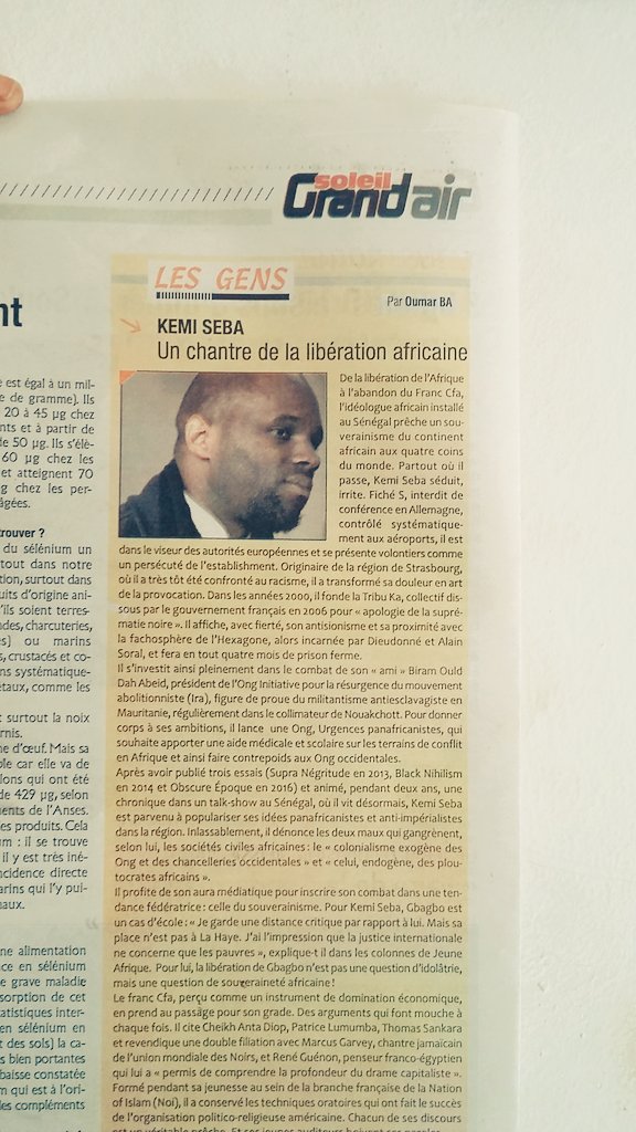 KemiSeba1's tweet photo. On fait de la politik citoyenne pour servir le peuple contrairement aux polytricheurs qui se SERVENT de la politique pour faire de l'argent https://t.co/uXHTgtbhod