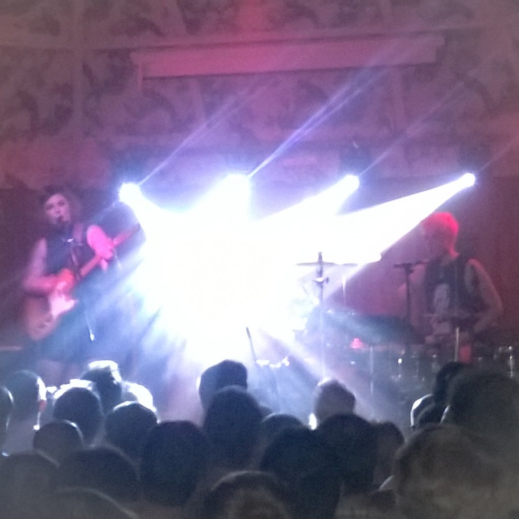 eateecookie's tweet photo. Finally seeing @yumhoneyblood. Littéralement éblouissante 😉 https://t.co/D9YFcLY8HF