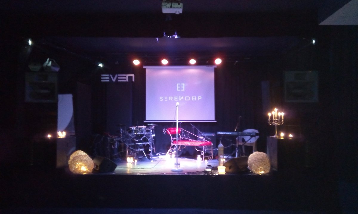las2sevillas's tweet photo. Preparados, listos... #Serendeep en @salaeven Se va ambientando... https://t.co/4JQKaUCgeH