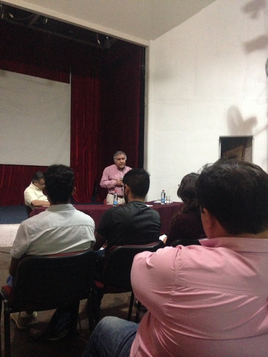 SilviaVM_'s tweet image. @PC_JAL exponiendo en Encuentro de @icalchile con los nuevos concejales de @MunicipalesPC @IraciHassler @nataliacuevasg