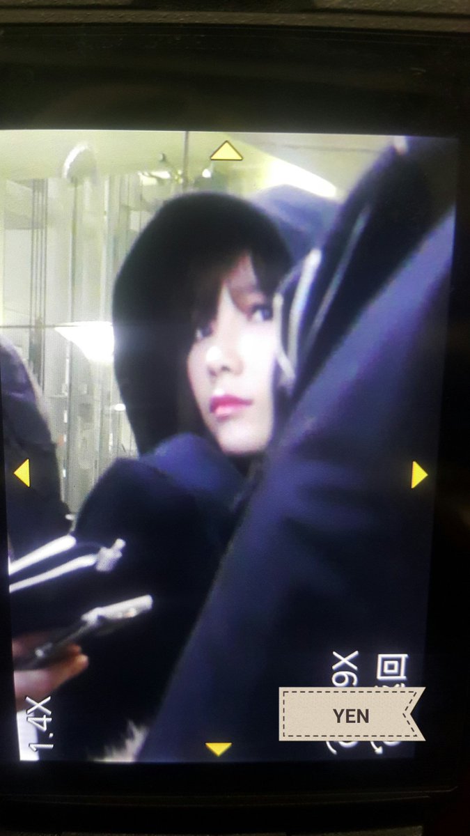 [PIC][03-12-2016]TaeYeon trở về Hàn Quốc vào sáng sớm nay Cys9QuTUsAIUeCo