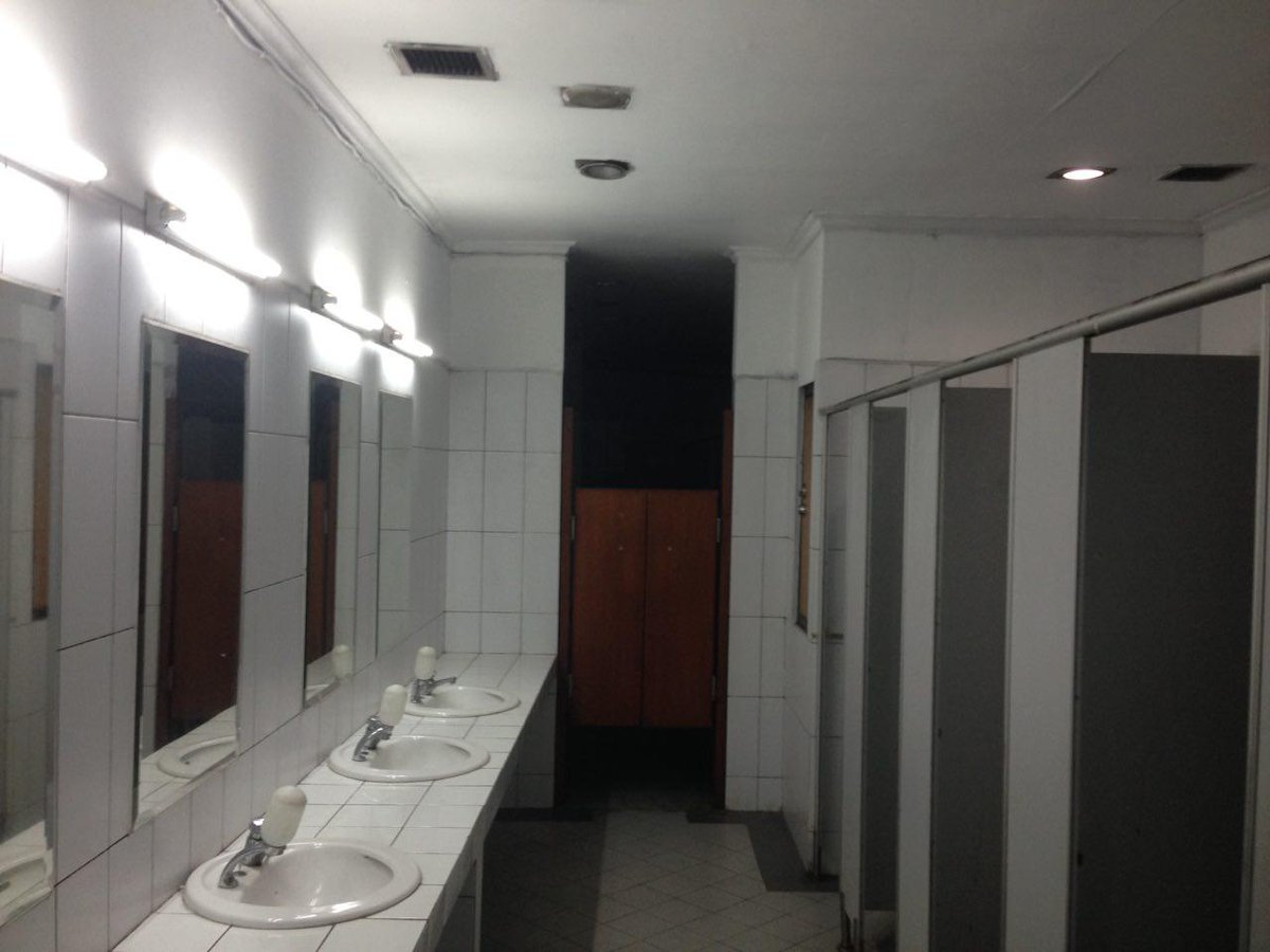 Mengintip Ruang Ganti Di Dalam Stadion Pakansari