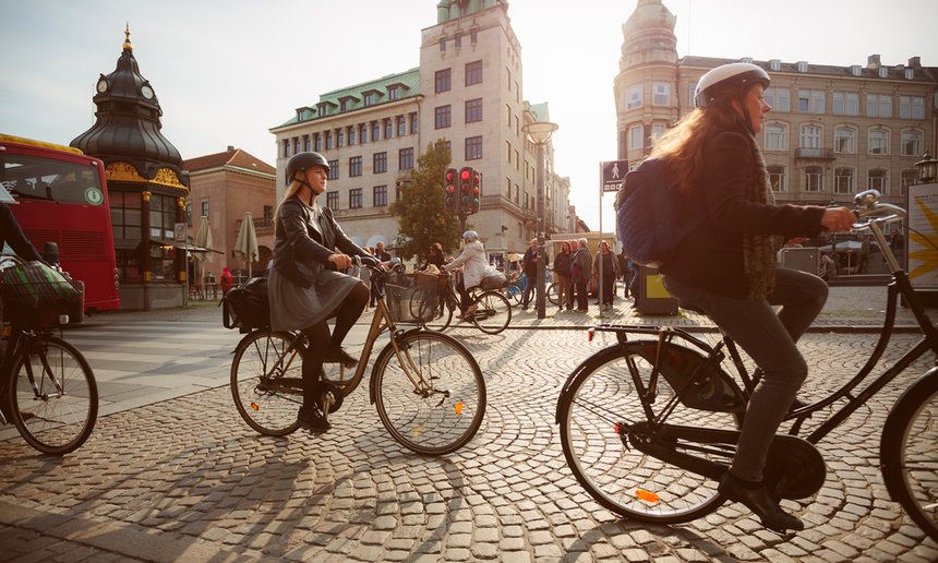 Wow - the future is #cycling: Bikes outnumber cars for the first time in Copenhagen ow.ly/HAyo306I9Uu