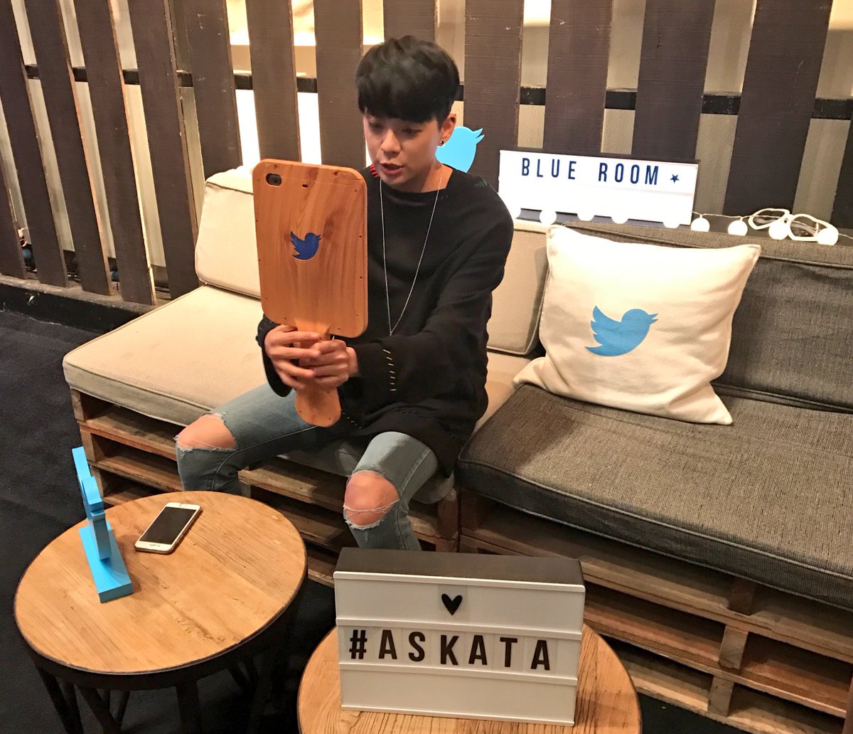 keyamadhvani's tweet photo. And that's a wrap - last but not least, #KPop superstar @llama_ajol makes it to the Blue Room for #AskATA. https://t.co/Kxr2DoClp9