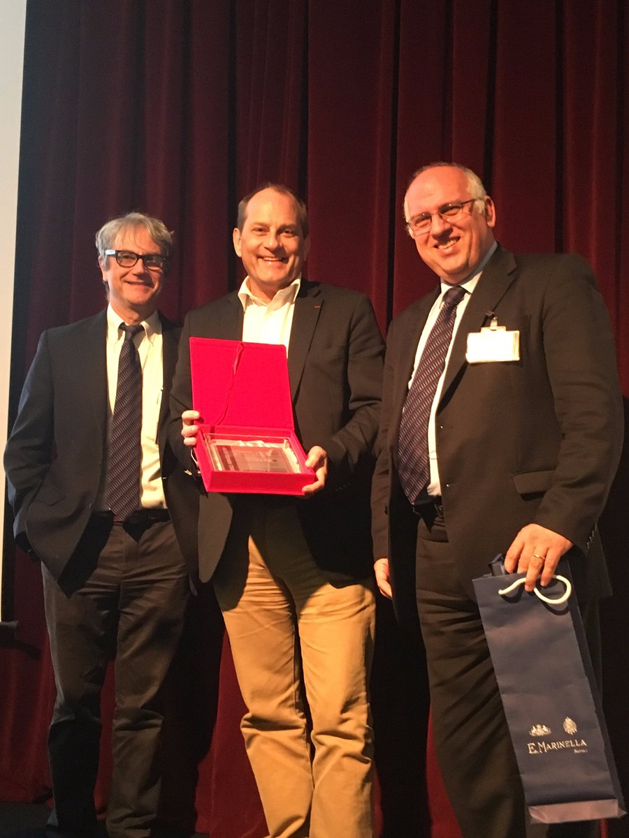 3PSolution's tweet photo. The Melanoma Bridge Award 2016 Winner is: Prof. Alexander Eggermont #Bridge2016 https://t.co/VaS7ryyNwL