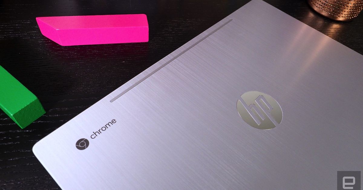 engadget's tweet image. Why didn&apos;t Google make Chromebooks a priority this holiday season? engt.co/2gOVZio