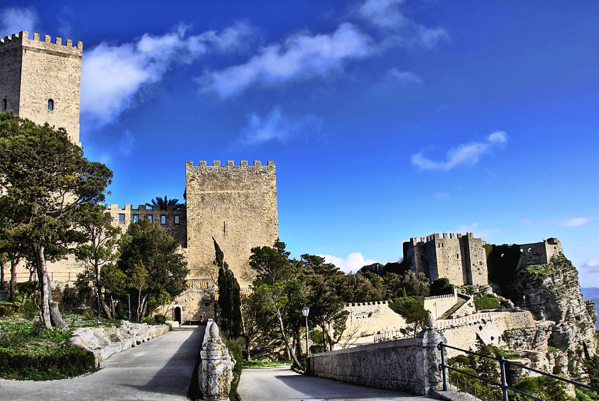The Aquaverse Director James Wan Has Selected Erice Old Town And The Castle Of Venus Italy For Additional Location Filming Of Aquaman In September 17 T Co H2jq6j5pz5 The Aquaverse Director James Wan Has Selected Erice Old Town And The Castle Of Venus Italy For Additional Location Filming Of Aquaman In September 17 T Co H2jq6j5pz5