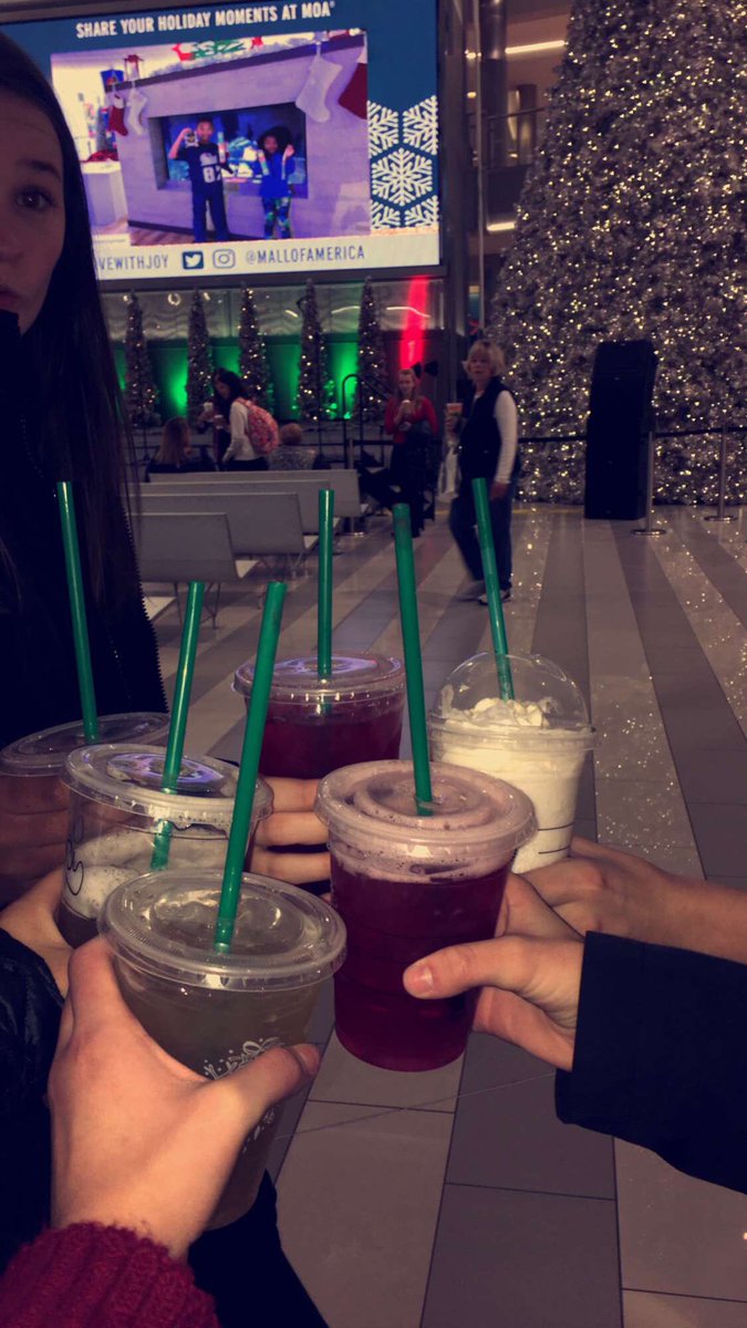 macy_wolf12's tweet photo. #givewithjoy @mallofamerica https://t.co/S21bXfZD9F