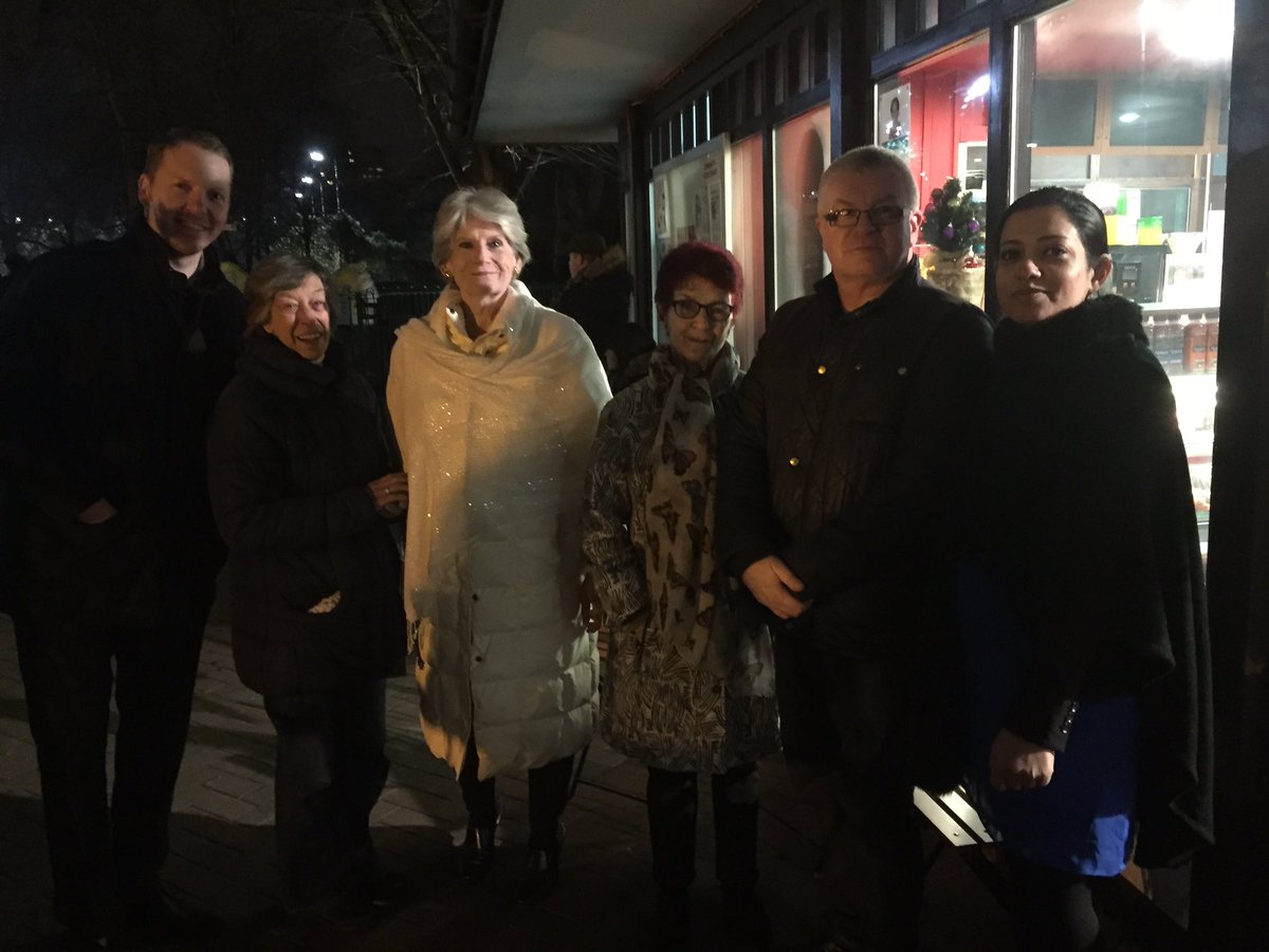 iamritabegum's tweet photo. 2000 lights in Christmas Tree in Paddington Rec today, fantastic turn out for Tree lighting up @Trees4Xmas @Cllr_Baz_Taylor @mcall233 https://t.co/6hUWjYSp1U