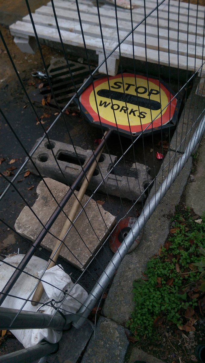 TheDespard's tweet photo. Stop works.
Stop these works
Please stop these works
Please stop these horrible works
#ClaudiaWebbe
#Archway #Islington #gash #stopworks https://t.co/8TXXgOTfsL