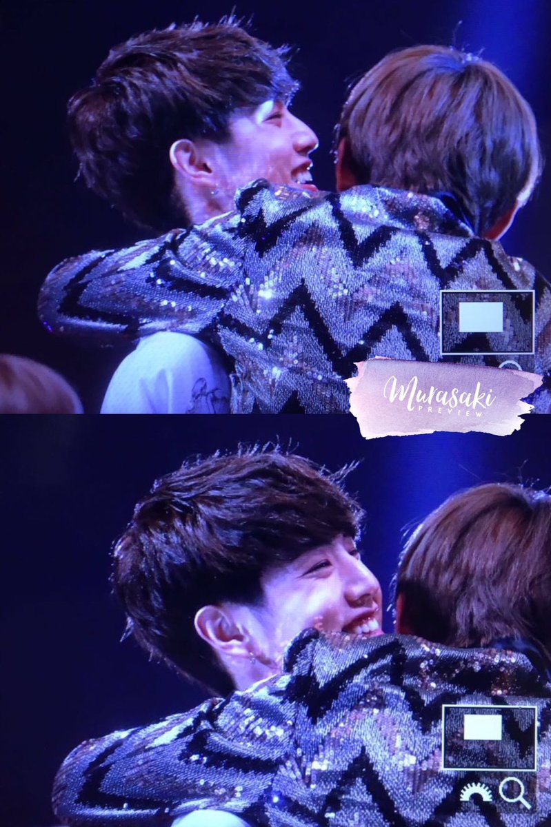 Pmstoree2's tweet image. #VMark เขากอดกันอีกแล้ว น่ารัก
จิ้นข้ามวงแล้ววววแงง เจอกันกี่งานก็กอดตลอดเลย 😳💗 #2016MAMA #GOT7 #BTS