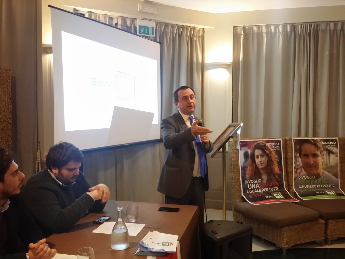 PdTaranto's tweet photo. Chiusura campagna referendaria #bastaunsi a #Taranto  con @Ettore_Rosato
@VittorioPecorar   @TarantoSi #iovotosi https://t.co/mcAWtiMsgg