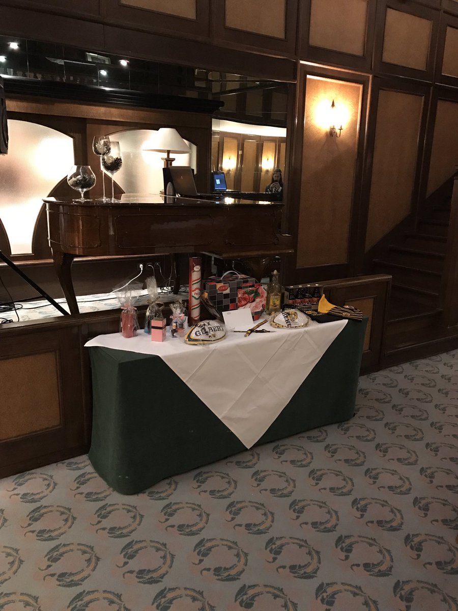 RCPraga's tweet photo. Ready to go!!!
#Praga #RugbyPraga #CzechRugby #VanocniVecirek #HotelPalace #ArtNouveauPalaceHotelPague #Praha #Prague https://t.co/CMSQlYLums